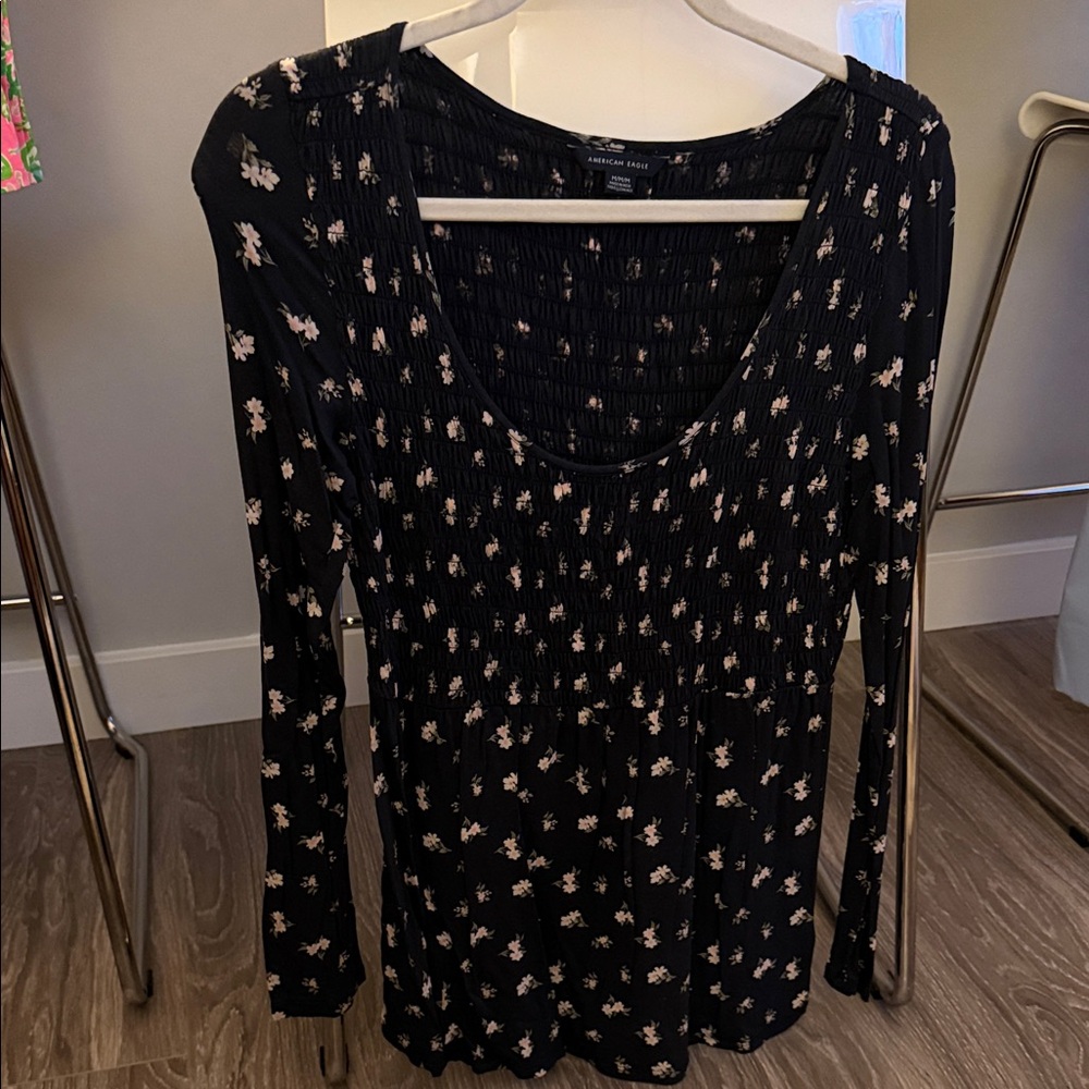 American Eagle Black/Gray Floral Smocked Long Sleeve Top